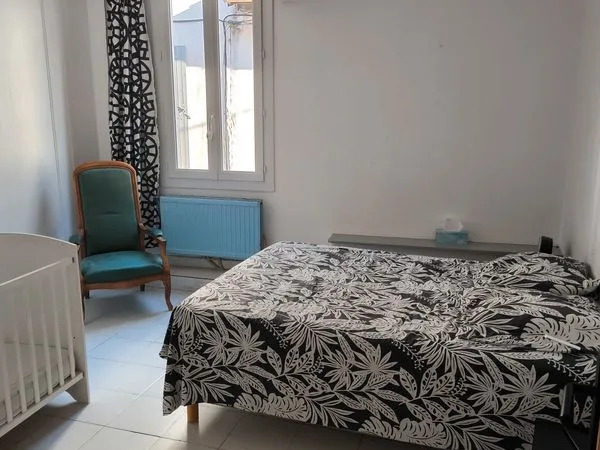 Collocation dans une charmante maison de village