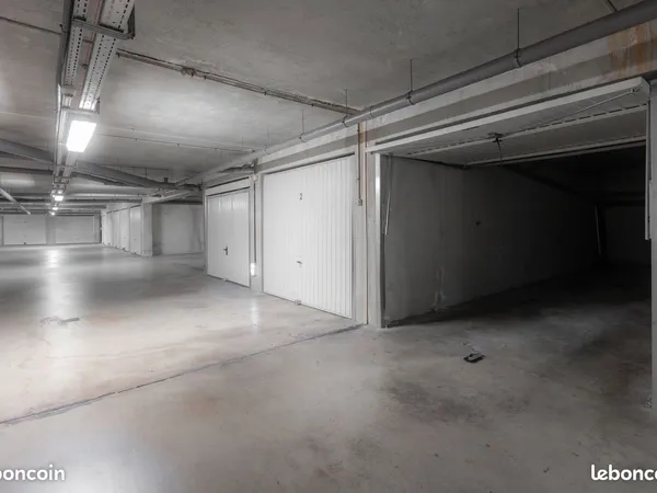 Garage 17 m² à vendre - Résidence sécurisée - Marseille 12e