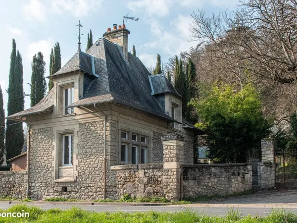 Maison en pierre meublée 92 m2 2 chambres