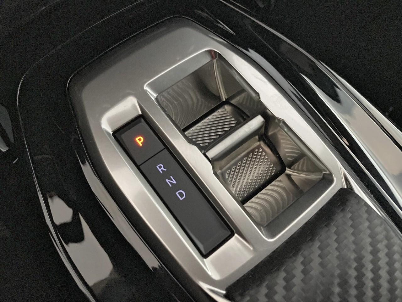 Peugeot 2008 hybrid 145 ch e-dcs6 allure — photo 15