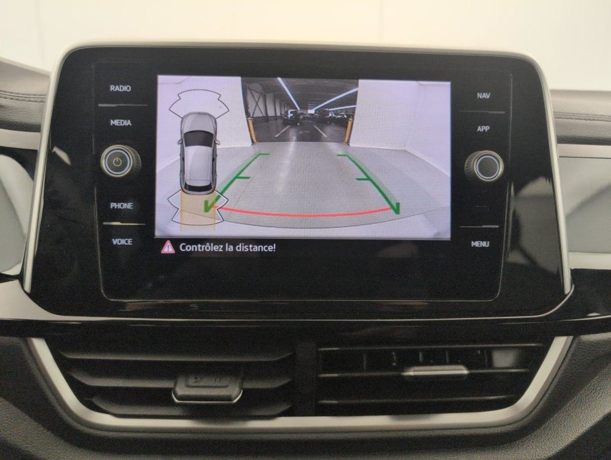 Volkswagen T-Roc — photo 16