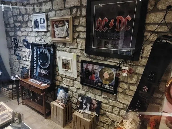 Pop-up store / galerie à Montmartre - 15 jours ou 1 mois