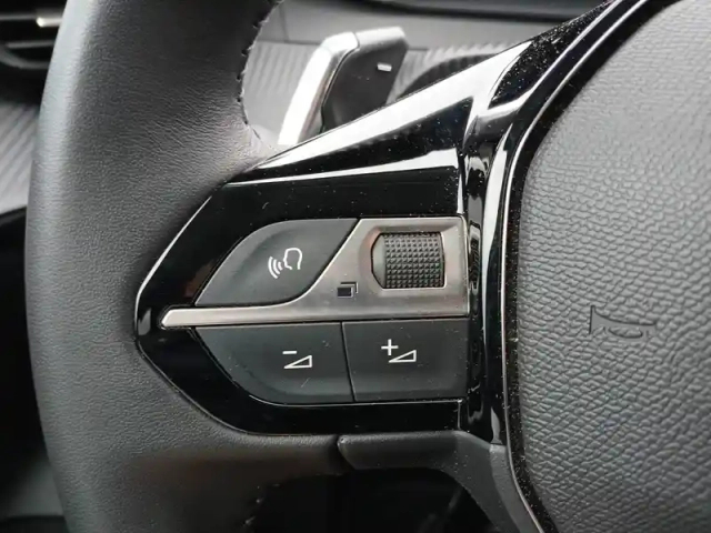 Peugeot 208 hybrid 100 e-dcs6 — photo 16