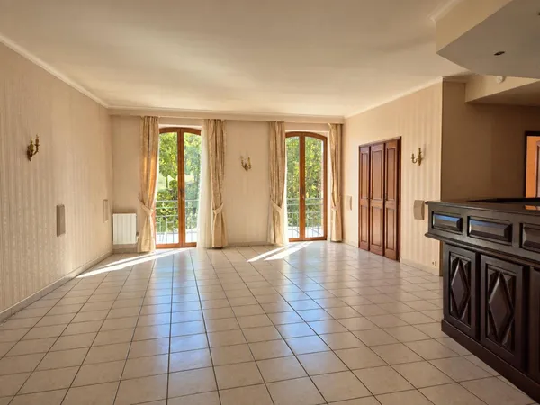 APPARTEMENT 5 PIECES HYPER-CENTRE!