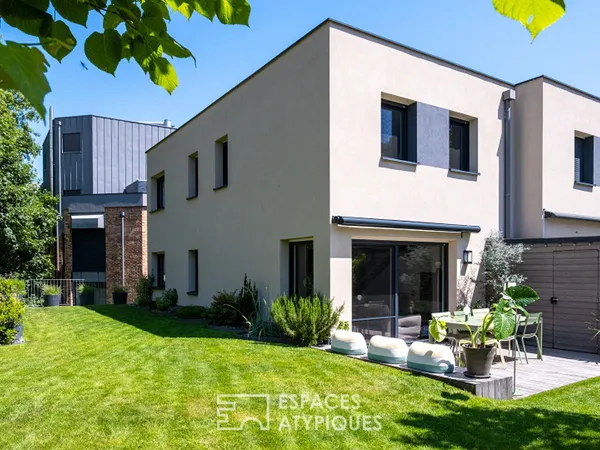Duplex contemporain avec jardin paysagé