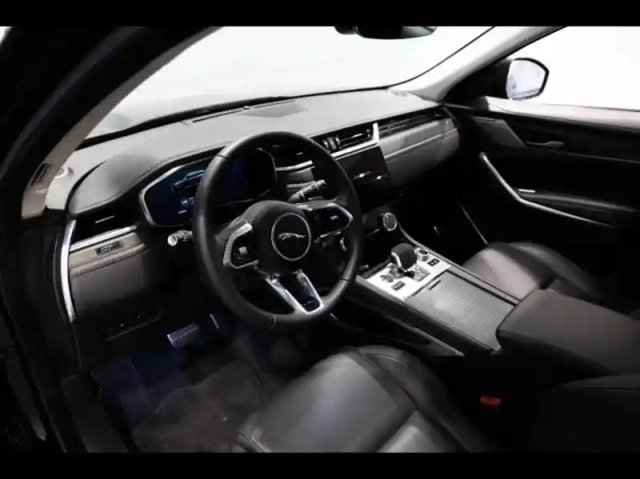 Jaguar F-Pace p400e plug-in-hybrid se bva8 awd — photo 7