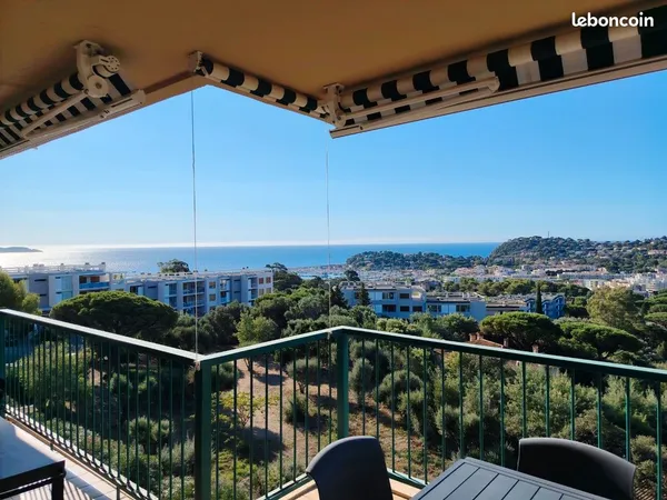 Cavalaire sur mer- vue mer panoramique à 180°-dernier étage - garage