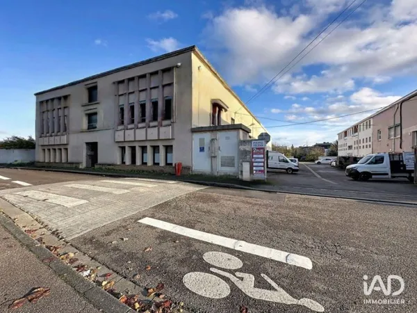 Bureau 837 m²