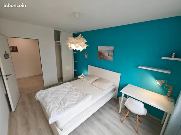 Chambre disponible dans colocation meublée