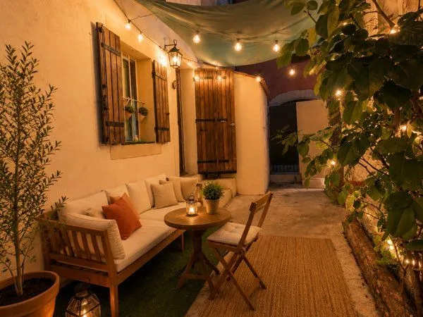 Maison de village avec dépendance attenante et terrasse