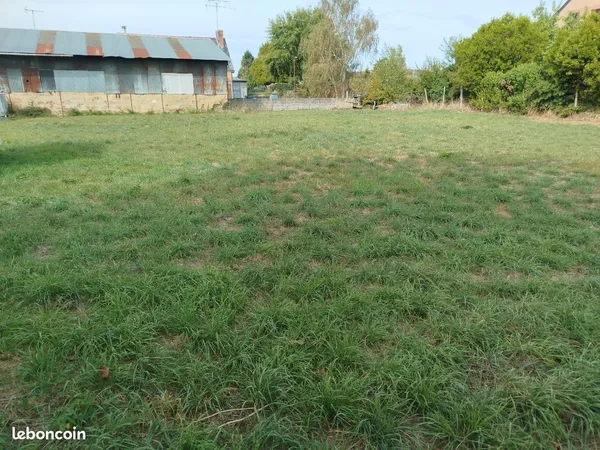 Hangar + terrain constructible