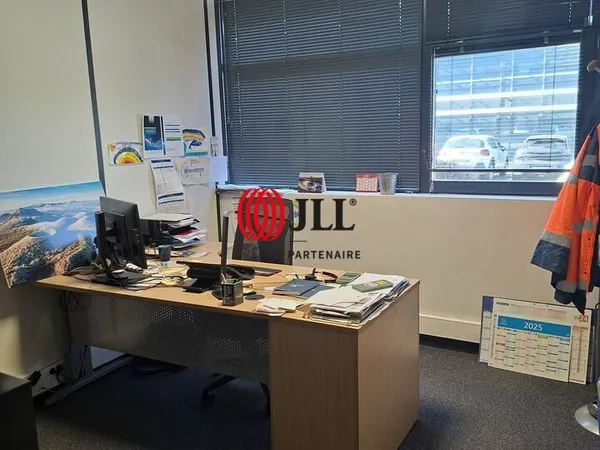 Local professionnel 157 m²