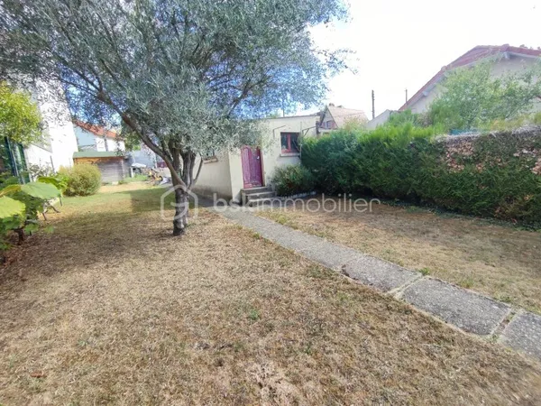 Terrain 310 m²