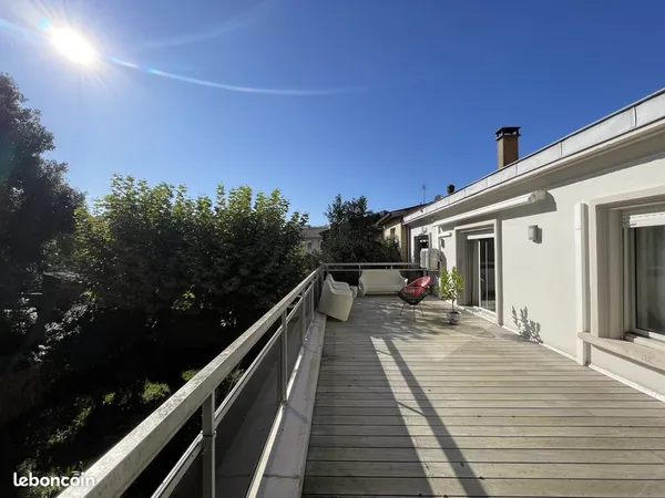 Villa 6 pièces 238 m²