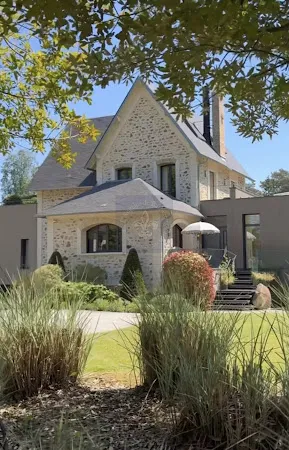 Maison 15 pièces 675 m²