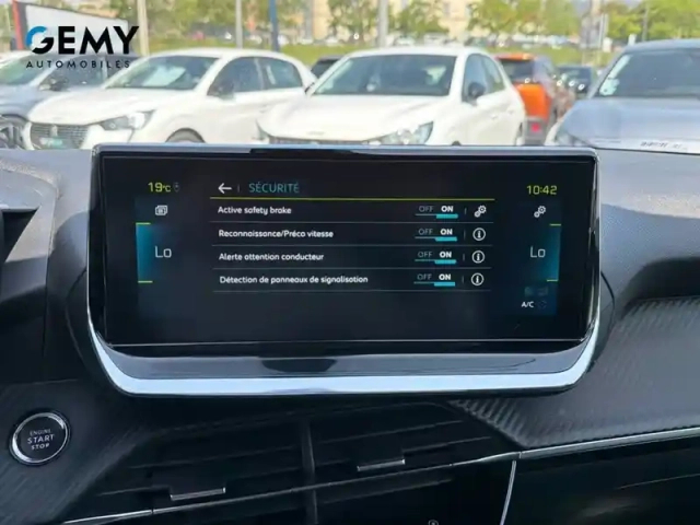Peugeot 208 electrique 50 kwh 136ch — photo 18