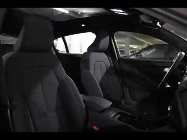 Volvo C40 recharge extended range 252ch start — photo 14