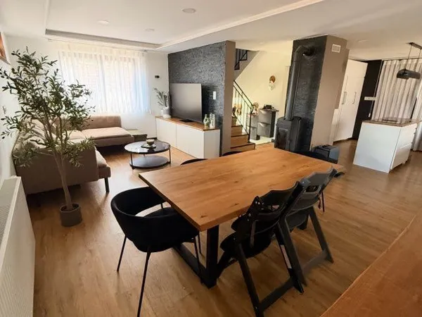🏡 Maison familiale entièrement rénovée - 90 m² habitables + sous-sol aménagé de 45 m² sur 10 ares de