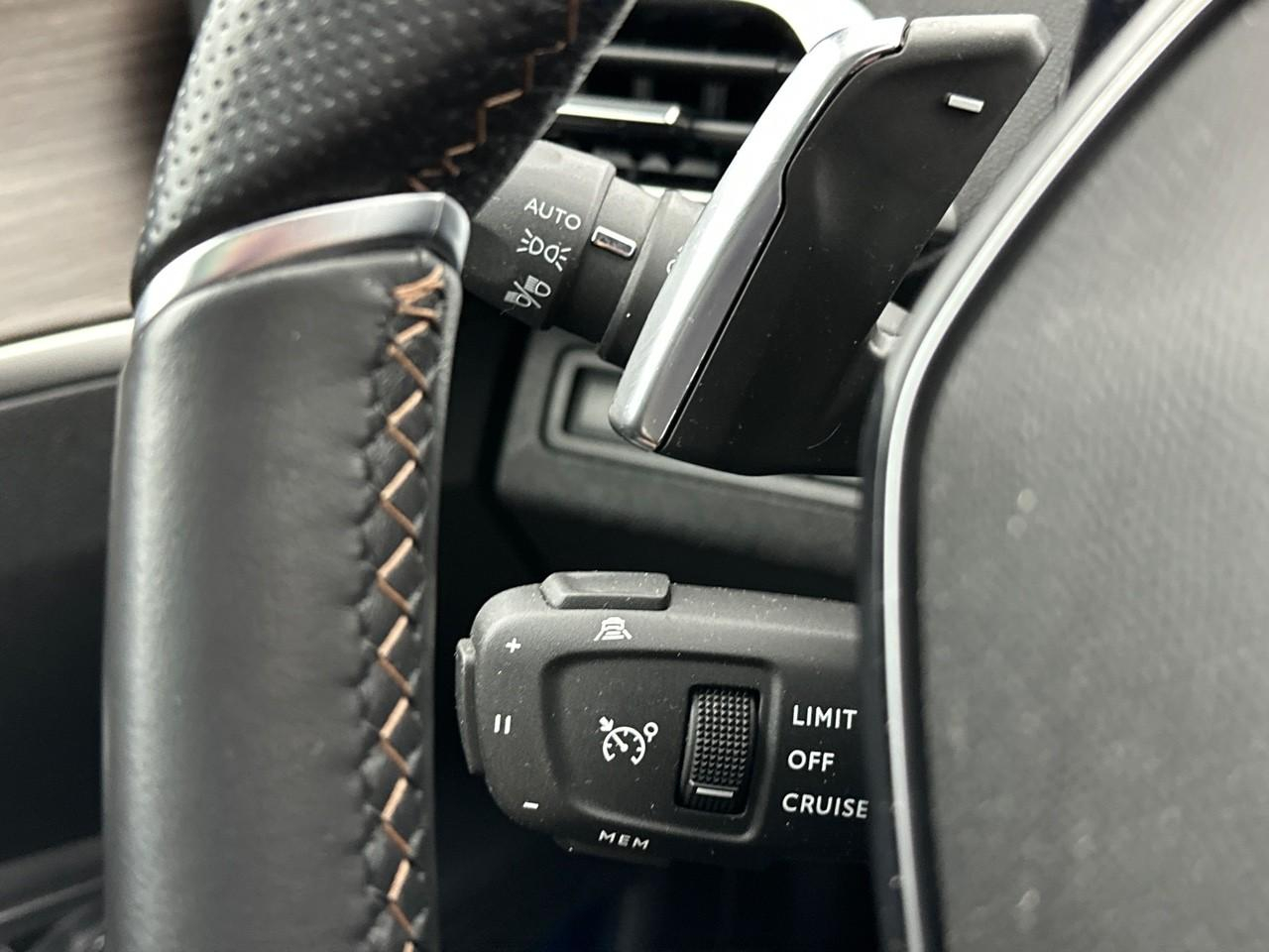 Peugeot 3008 hybrid 225 e-eat8 gt pack — photo 17