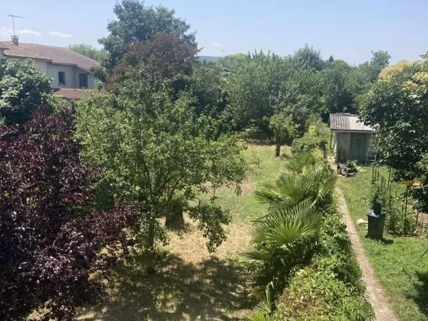 Maison de ville spacieuse à Daumazan-sur-Arize