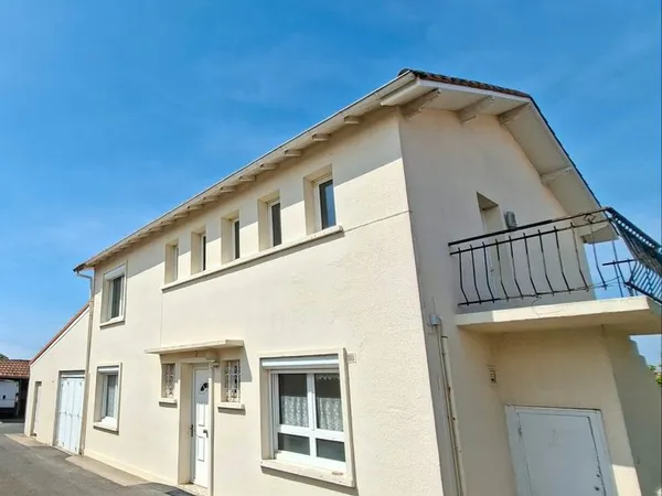 Maison divisee en appartements a renover 120 m2