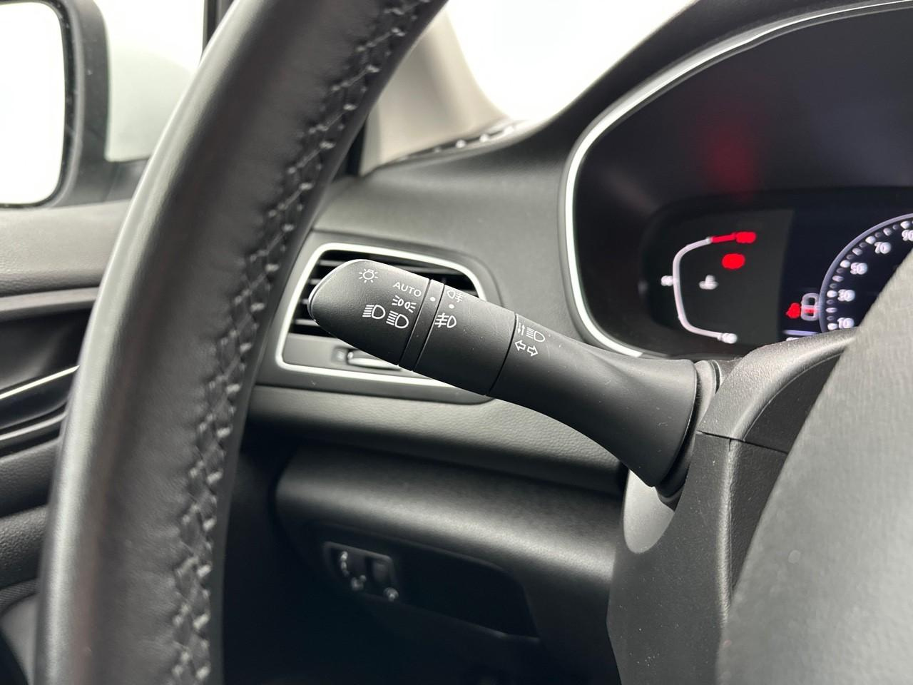 Renault Megane megane iv berline blue dci 115 evolution — photo 21