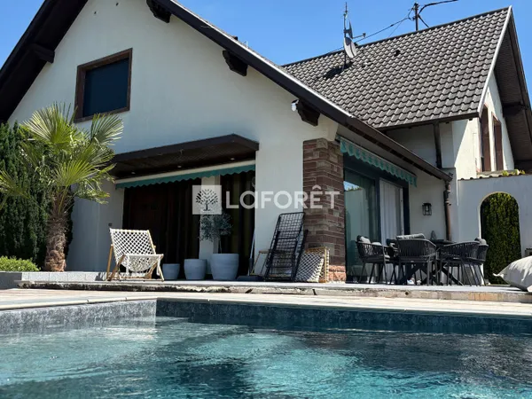 Maison 6 pièces 215 m²