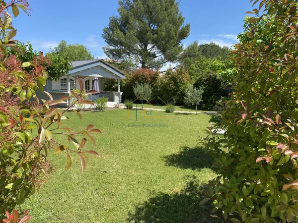 Terrain constructible avec chalet