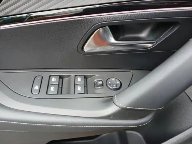 Peugeot 2008 puretech 130 s&amp;s bvm6 gt — photo 19