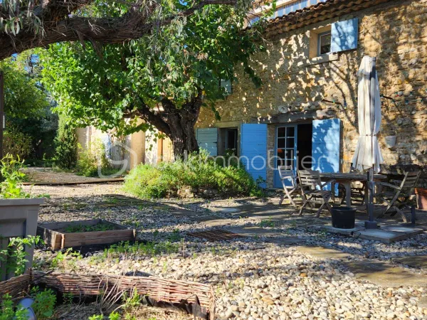 Maison 7 pièces 285 m²