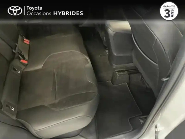 Toyota C-Hr 122h collection 2wd e-cvt my22 — photo 7