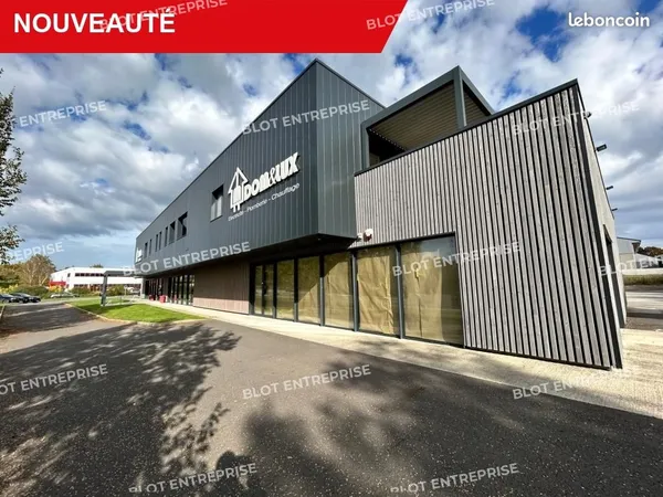 Local d'activité 983 m²