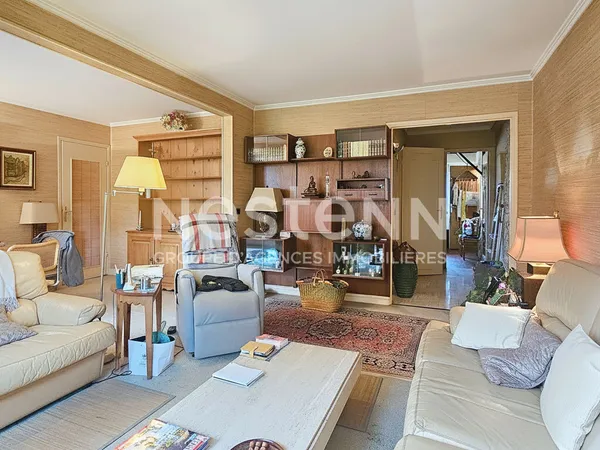 À VENDRE CHILLY-MAZARIN - BEL APPARTEMENT 5 PIÈCES AU DERNIER ÉTAGE, AU COEUR D'UN ENVIRONNEMENT VER