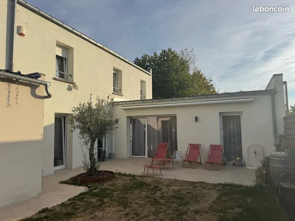 Maison 107 m² - 3 chambres - Jardin & double garage - Reims