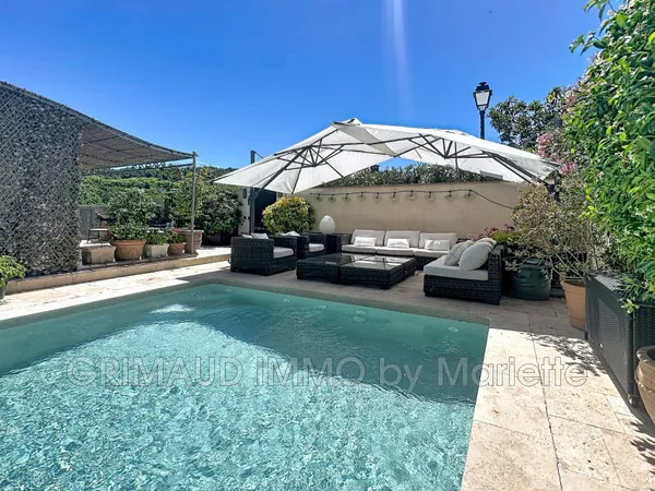 Maison 10 pièces 300 m²