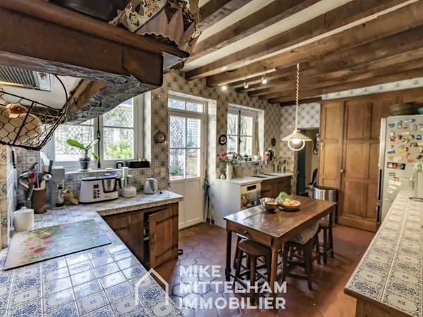 Maison 7 pièces 284 m²