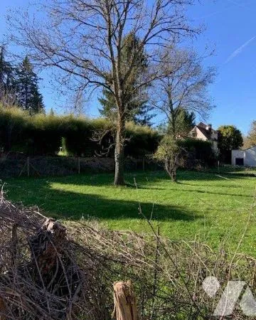 Terrain 558 m²