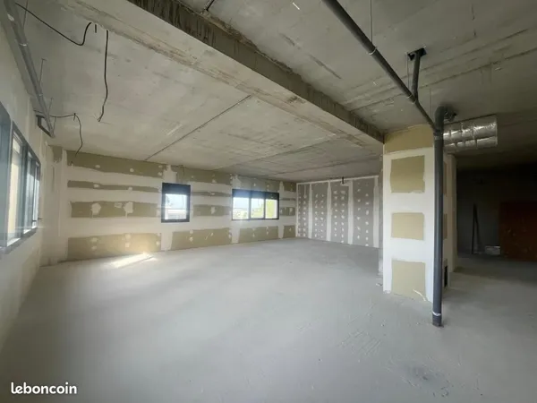 Local santé 111 m²