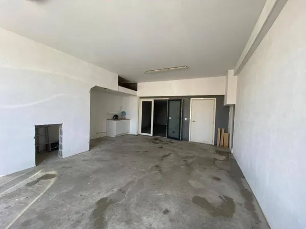 Local commercial 125 m²