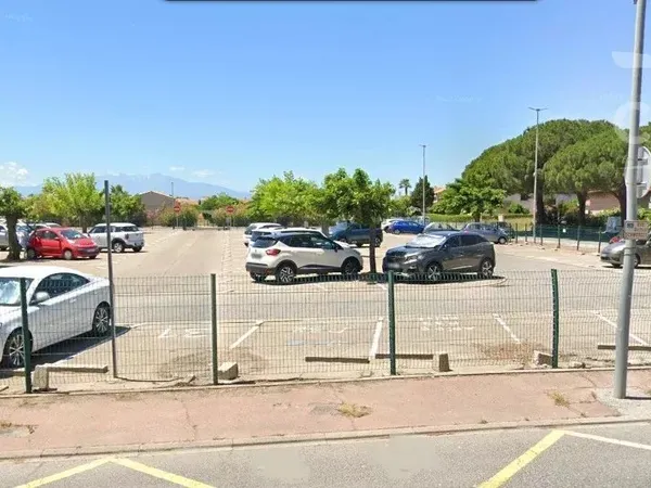 ENTE - ST CYPRIEN PORT 66750 - PLACE DE PARKING SECURISEE - PYRENEES ORIENTALES - REGION OCCITANIE
