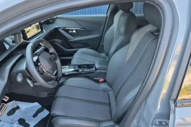 Peugeot 208 electrique 50 kwh 136ch — photo 35