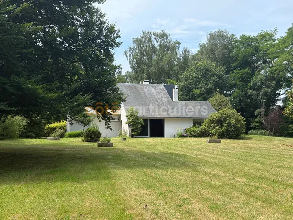 Maison d'architecte à réinventer , 225 m2 Parc arboré de 1,5 hectare ? À 3 km de la mer