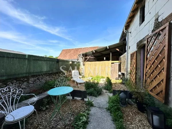 Maison de caractère au centre de Genillé, à 11 km de Loches