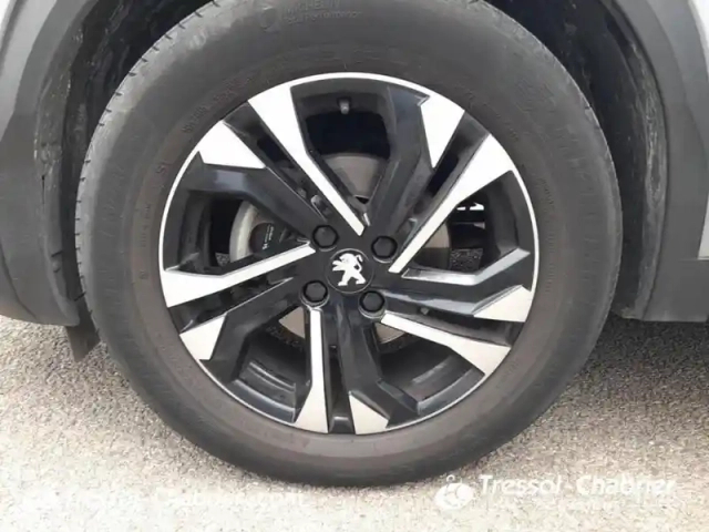 Peugeot 2008 puretech 130 s&amp;s bvm6 allure — photo 15