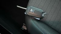 Peugeot 208 1.2 PureTech 100ch S&S Allure Pack — photo 16