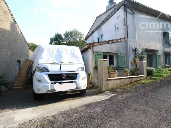 A vendre une maison rénovée avec une terrasse sur les toit