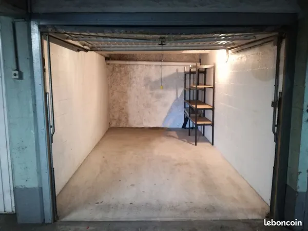 Box à louer Paris 3