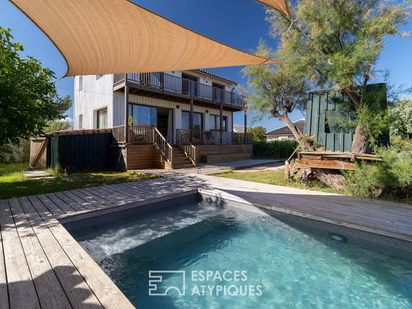 Esprit beach house et ossature bois pour un été qui ne finit jamais