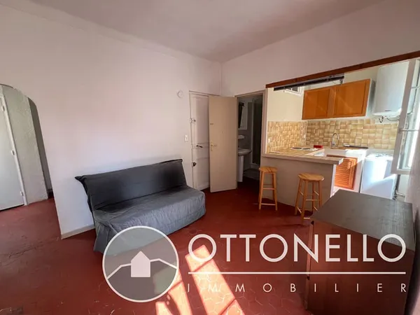 MEUBLÉ - deux pièces de 25 m2 centre ville