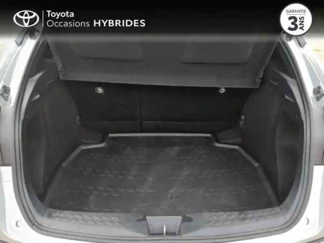 Toyota C-Hr 122h distinctive 2wd e-cvt rc18 — photo 10
